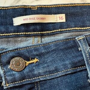Women's Levi Mid-Rise Skinny / Bootcut Jeans - Medium wash / Size 16 Regular